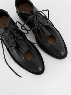 Atelier Inscrire Open Vampe Shoe