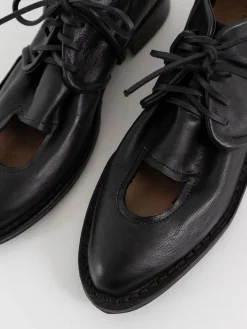 Atelier Inscrire Open Vampe Shoe