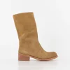 The Backward Vendor Cattle Boot