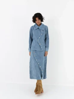 The Backward Vendor Cattle Boot